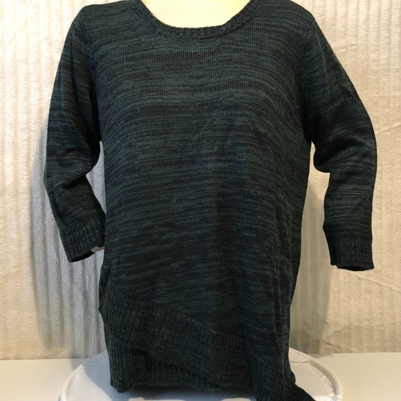 WARM SWEATER WITH RUFFLES ONE OF THE SIDES ON THE BOTTOM.  NWT SIZE PXL - Picture 1 of 7